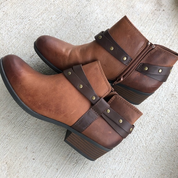 clarks booties